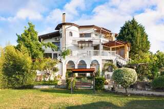 Гостевой дом Villa Zelenika Синеморец Трехместный номер с видом на горы и море-1